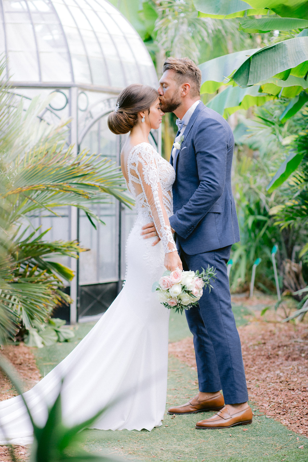 Instant émotionnel lors d’un mariage en Corse